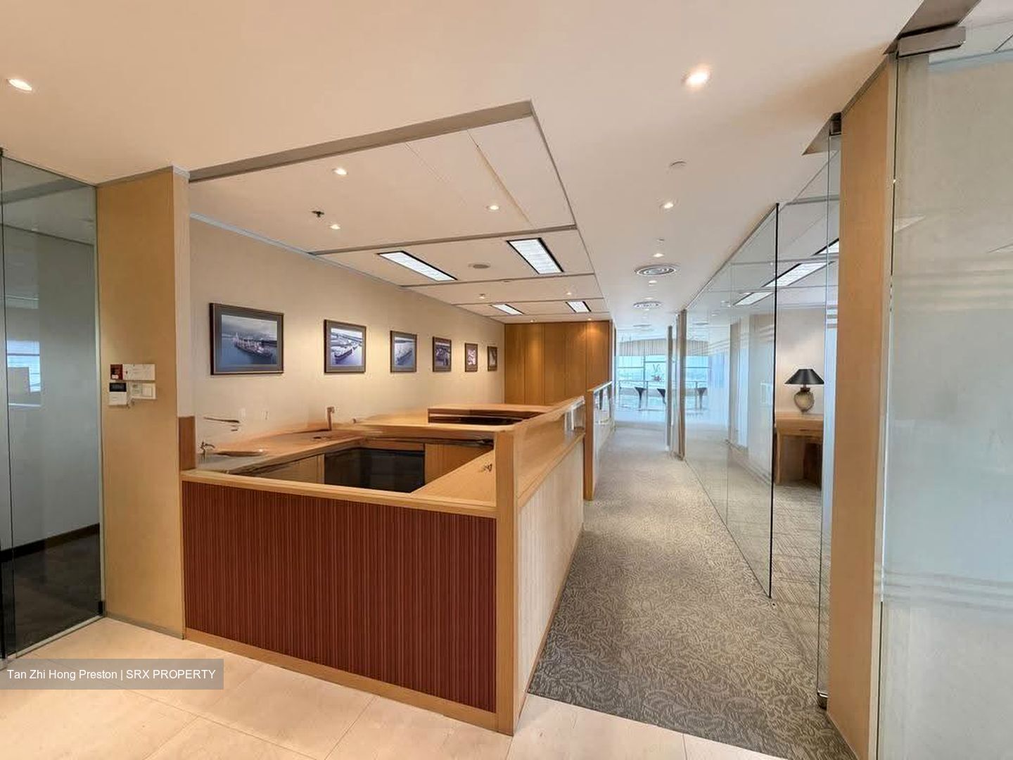 Gateway West (D7), Office #610500791